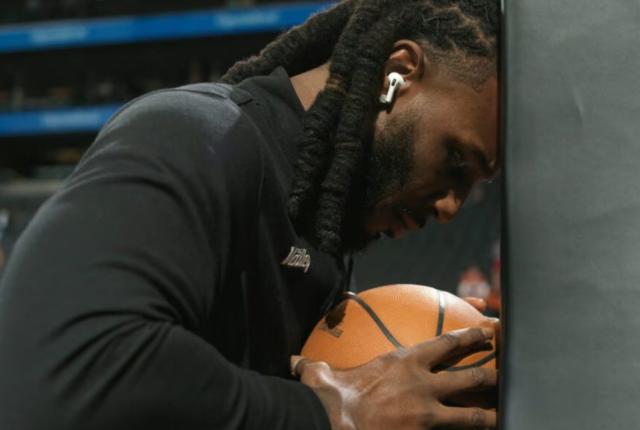 WWE直播-千辛万苦终得克劳德 雄鹿锋线硬度厚度继续提高